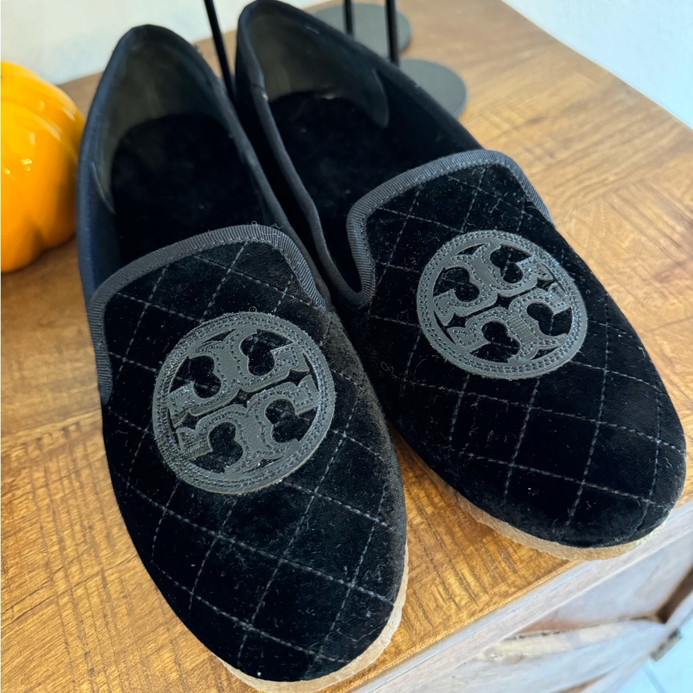 Tory Burch quilted Billy slippers size 10
